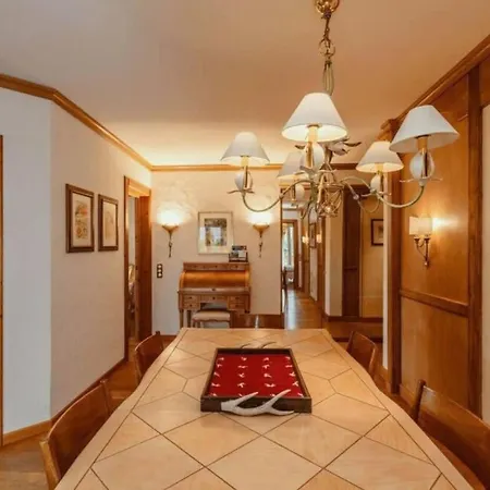 Luxurious Serviced Flat In 5 Star Park