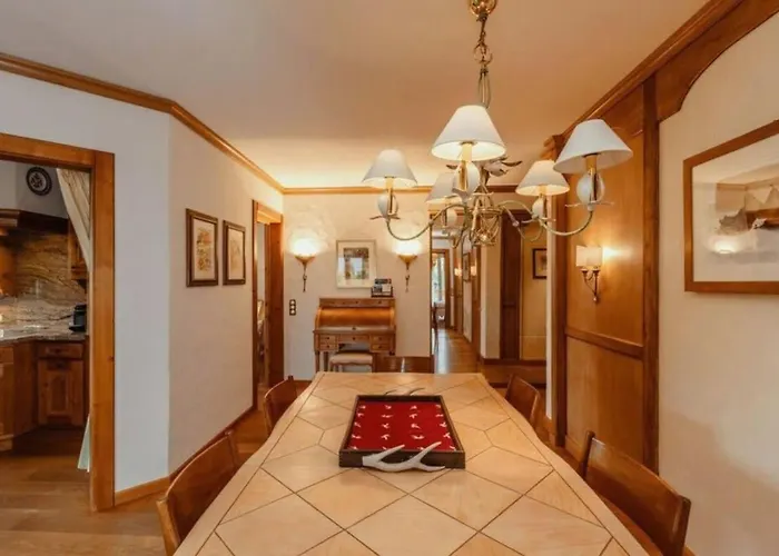 Luxurious Serviced Flat In 5 Star Park