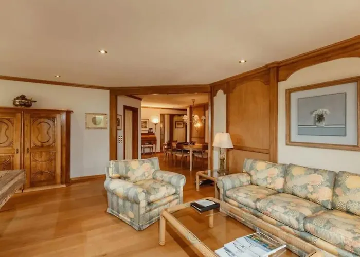 Luxurious Serviced Flat In 5 Star Park *