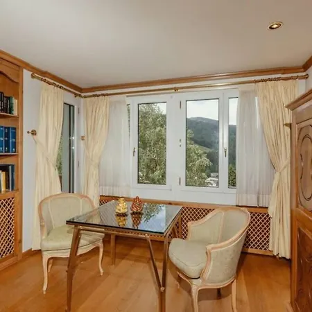 Luxurious Serviced Flat In 5 Star Park